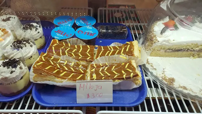 El Paisa Bakery Picture 5