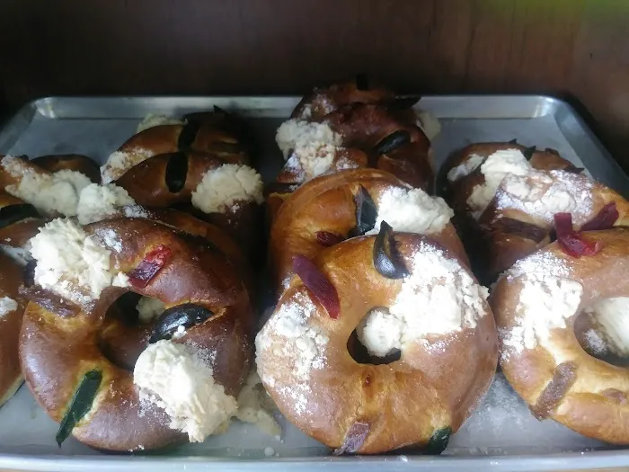 El Horno Bakery Picture 9