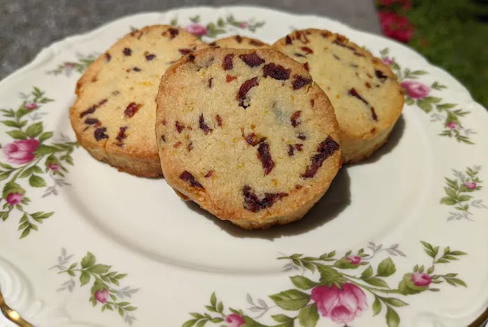 Deena's Bakery Picture 2