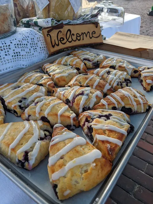 Deena's Bakery Picture 4