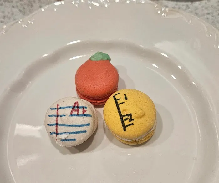 Robin's Just Desserts Picture 4