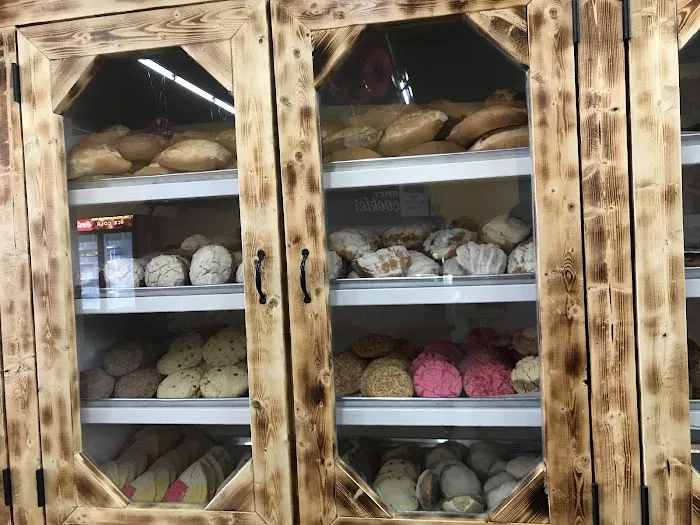 El Bolillo bakery Picture 5