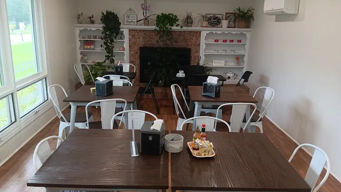 Regina’s Bakery LLC Picture 7