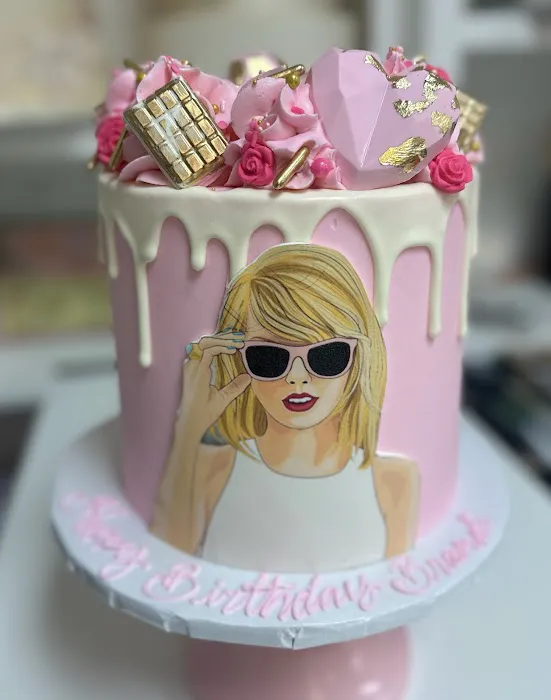 Couture Cakes of Greenville Picture 1