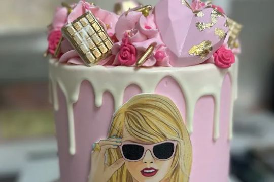 Couture Cakes of Greenville