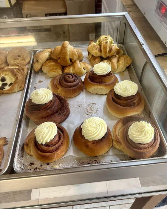 Le Petit Croissant Picture 6