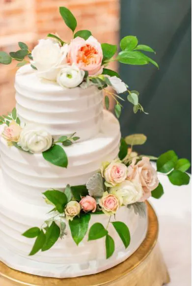 Holly's Cakes LLC Picture 3