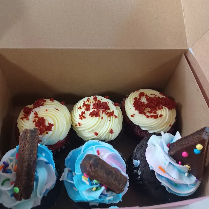 Tip Top Cake Shop Picture 9