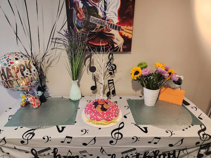 Tip Top Cake Shop Picture 6