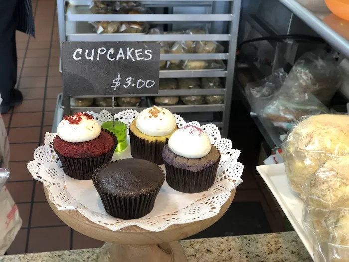 Auntie Em's Fine Foods & Pastries Picture 5