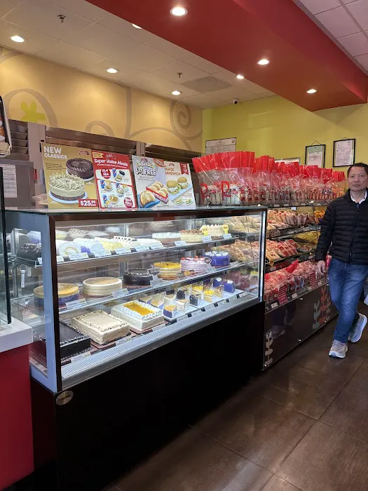 Red Ribbon Bakeshop Picture 4