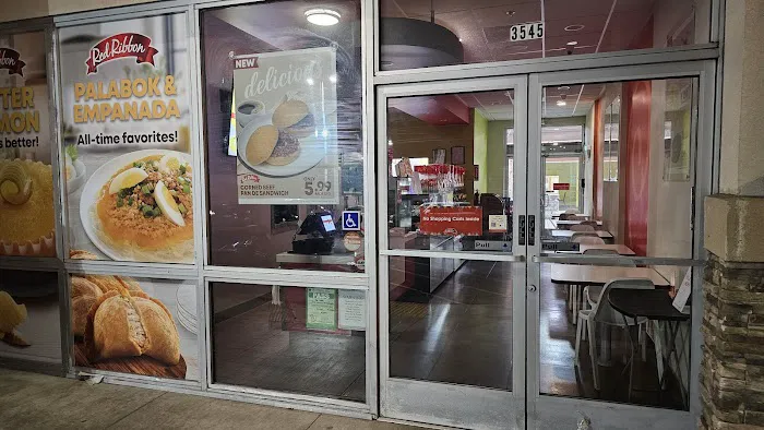 Red Ribbon Bakeshop Picture 8