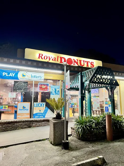 Royal Donut Shop Picture 7