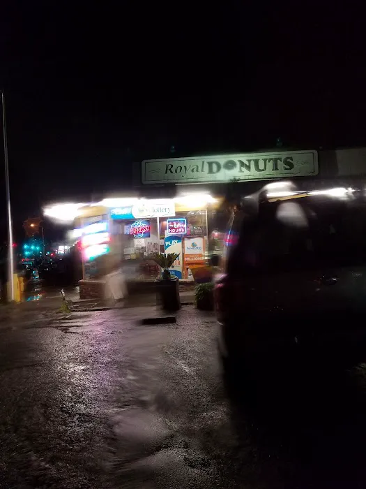 Royal Donut Shop Picture 5