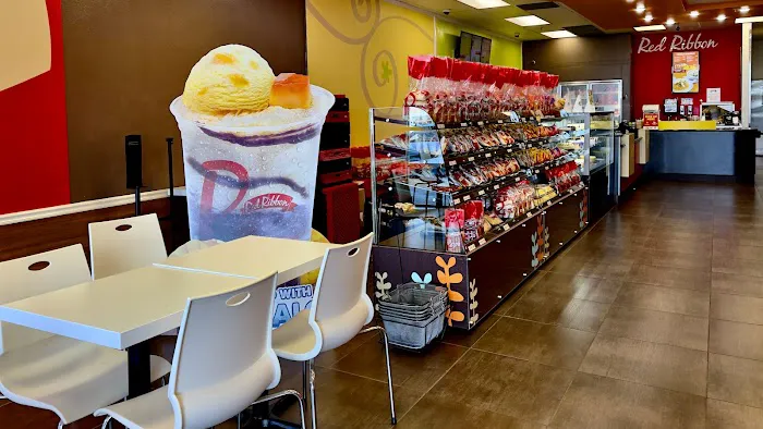 Red Ribbon Bakeshop Picture 6