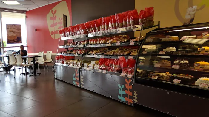 Red Ribbon Bakeshop Picture 8