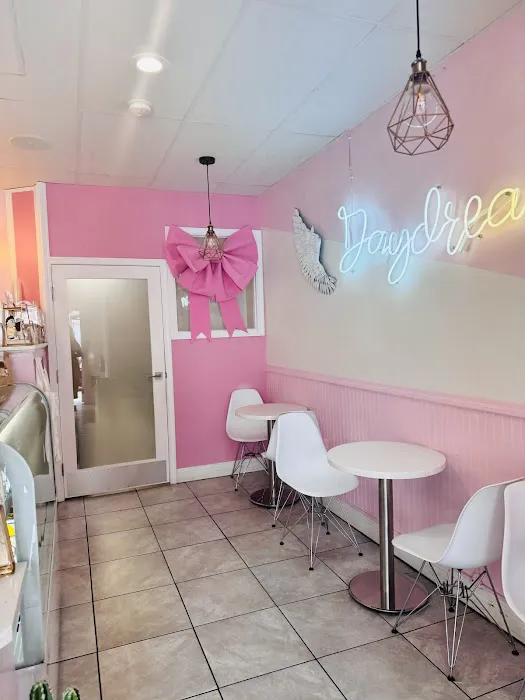 Daydream Cake Shop Picture 5