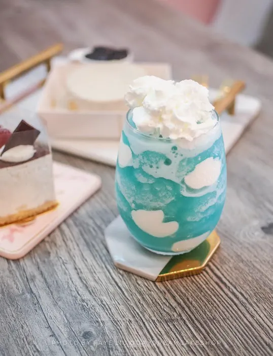 Daydream Cake Shop Picture 3