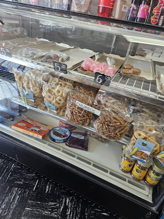Lelenitas Cakes Inc Picture 2