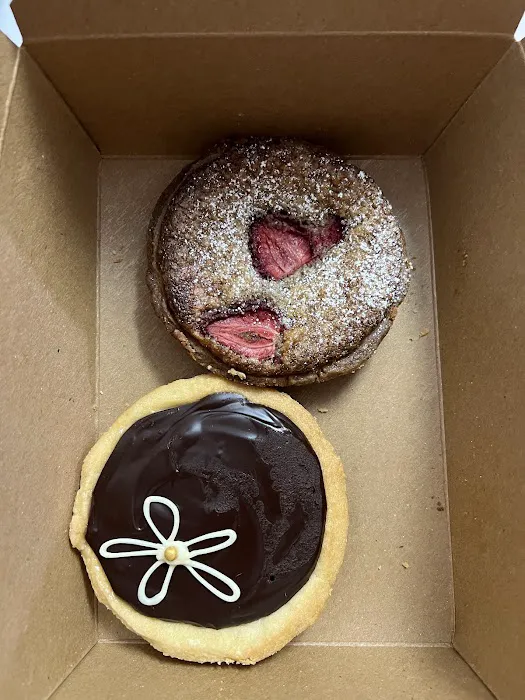 Little Bee Bakery Picture 8