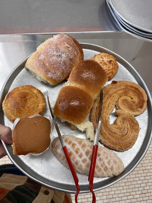 Kings Bakery Cafe Picture 5