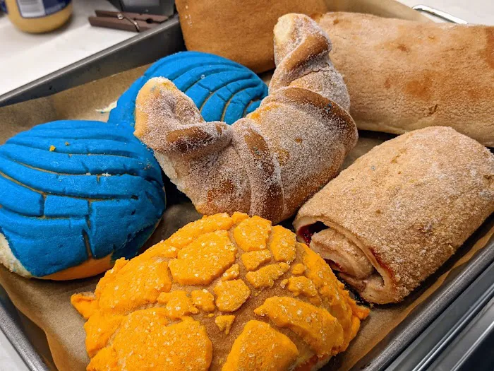La Reyna Bakery & Coffee Shop Picture 9