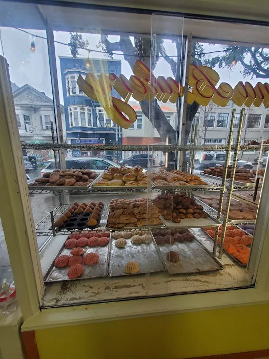 La Reyna Bakery & Coffee Shop Picture 6