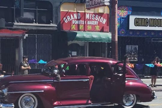 Grand Mission Donuts & Bakery