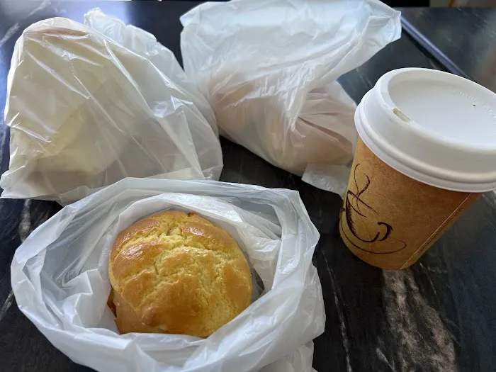 Golden Chariot Bakery & Restaurant Picture 3