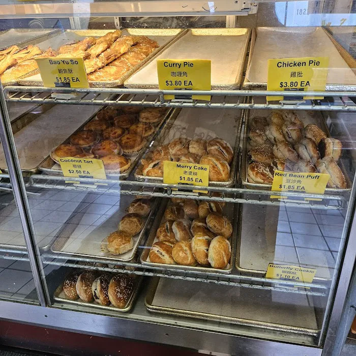 Lung Fung Bakery Picture 2