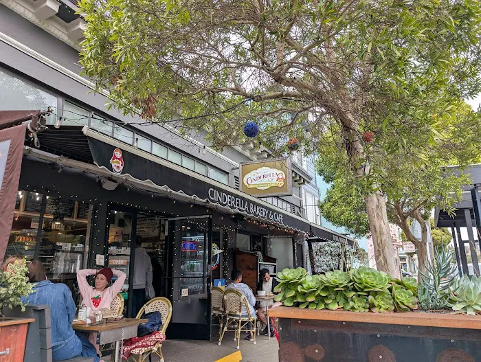Cinderella Bakery & Cafe Picture 5
