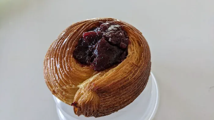Le Carousel Patisserie Kitchen Picture 1