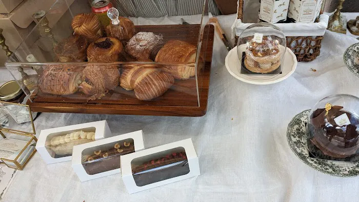 Le Carousel Patisserie Kitchen Picture 5