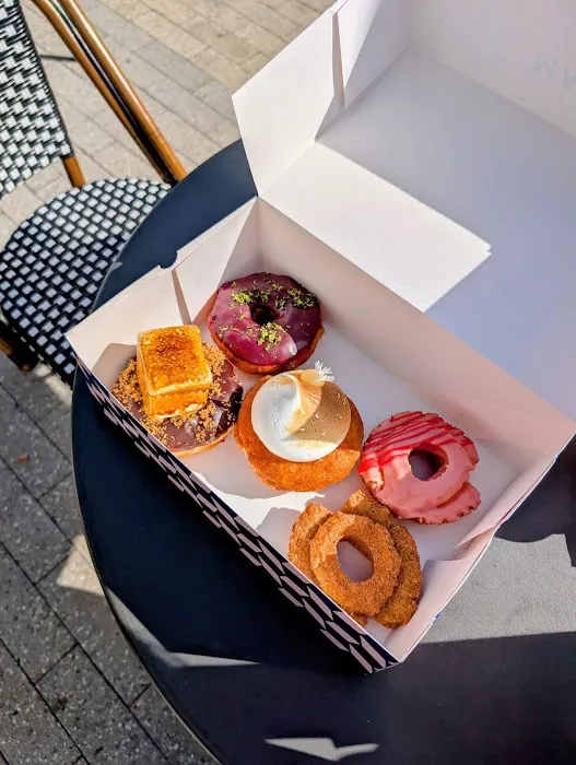 Magic Donuts & Coffee Picture 9