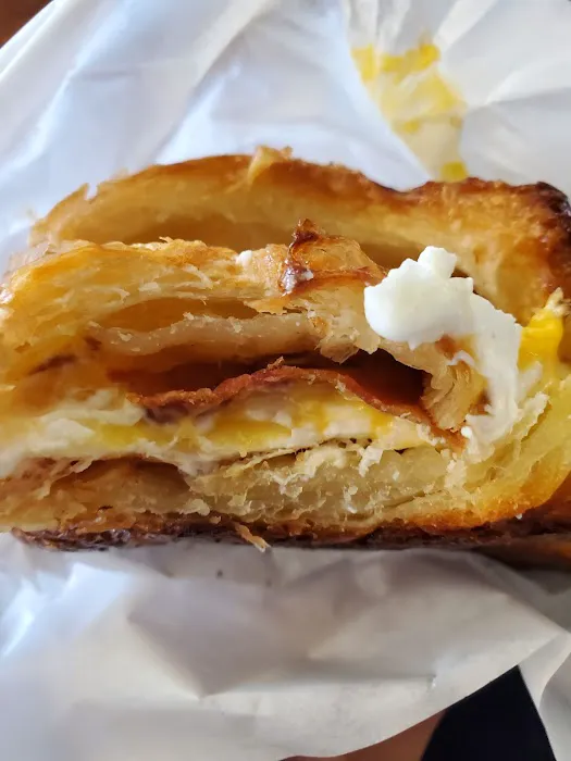 Gateway Croissant Picture 3