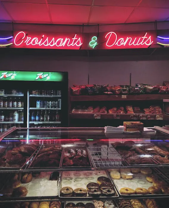 Gateway Croissant Picture 6