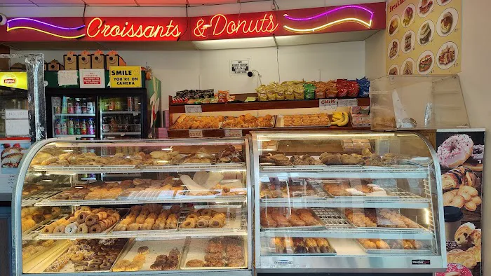 Gateway Croissant Picture 4