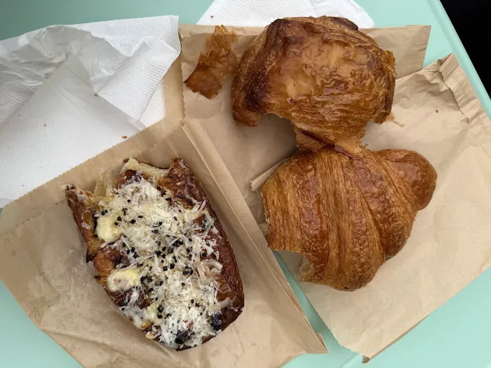 Neighbor Bakehouse Picture 4