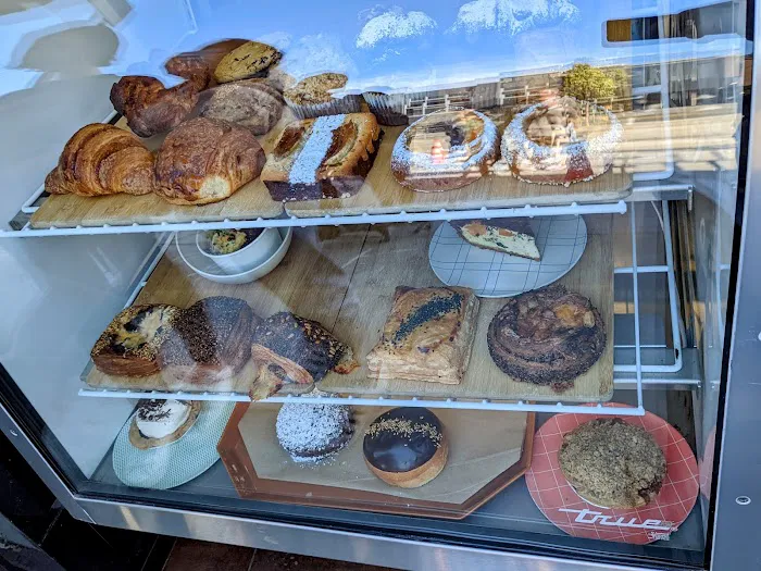 Neighbor Bakehouse Picture 6