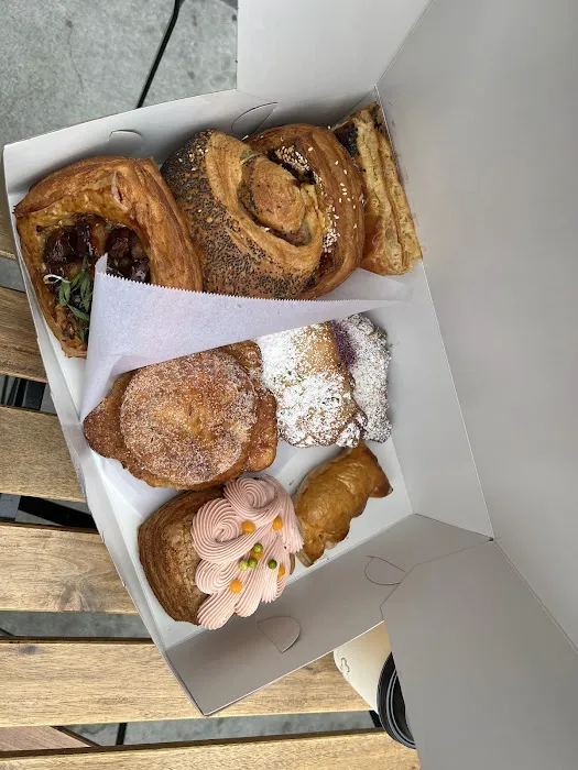 Neighbor Bakehouse Picture 3