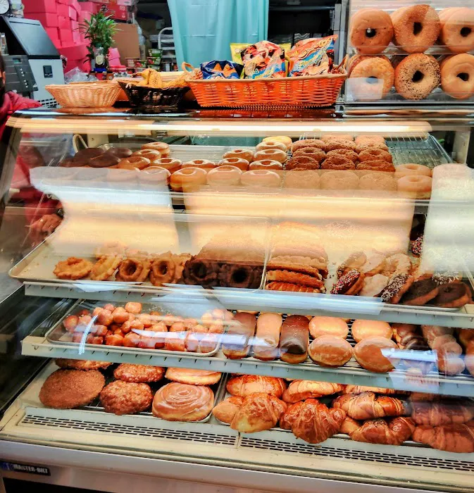 Golden Gate Donuts Picture 8