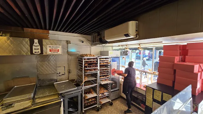 Bob's Donut & Pastry Shop Picture 5