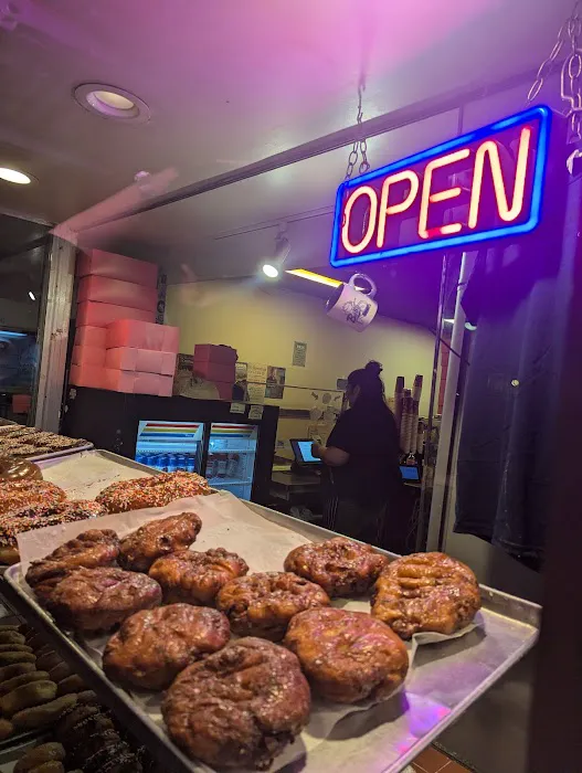 Bob's Donut & Pastry Shop Picture 8