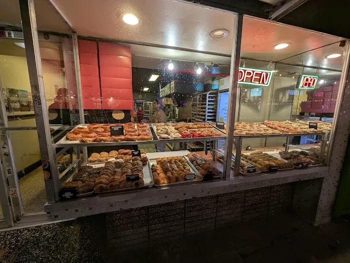 Bob's Donut & Pastry Shop Picture 10