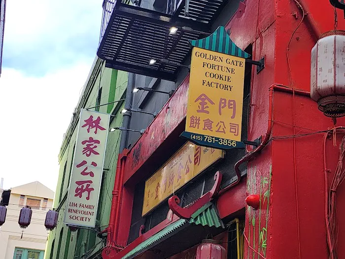 Golden Gate Fortune Cookie Factory Picture 1