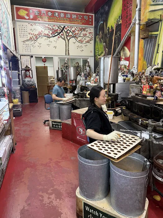 Golden Gate Fortune Cookie Factory Picture 10