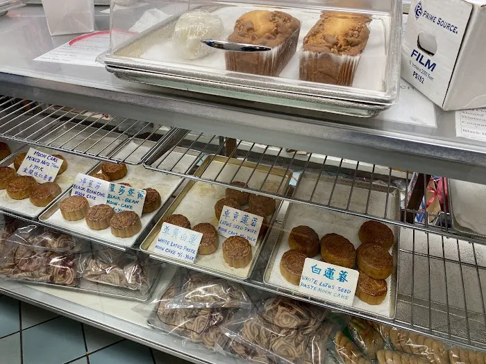Golden Gate Bakery Picture 5