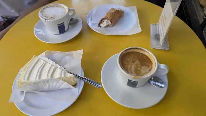 Mara's Italian Pastries Picture 4