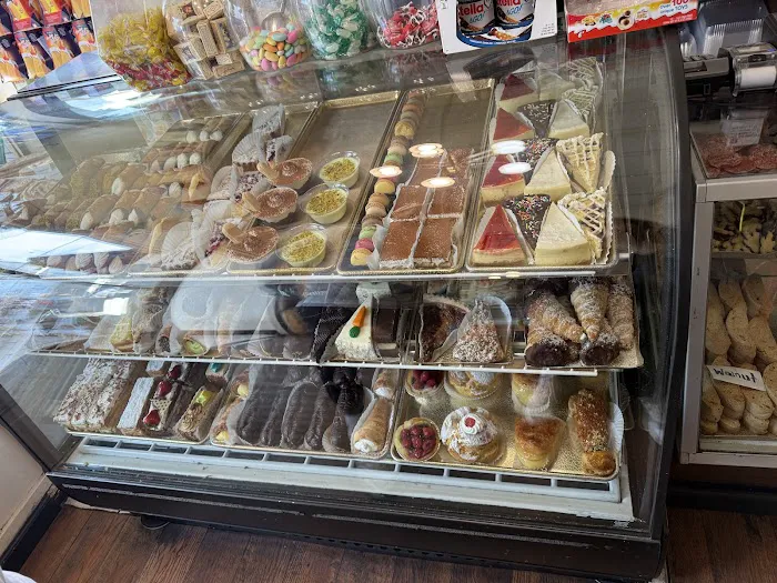 Mara's Italian Pastries Picture 6