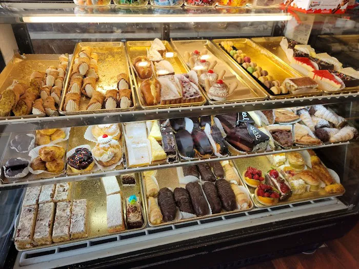 Mara's Italian Pastries Picture 8